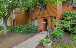 5 Coachlight Square, Montrose, NY 10548