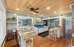 975 2nd St SE, Bandon, OR 97411