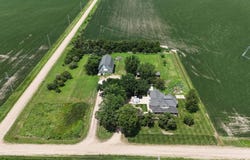 1701 E 17 Road, Aurora, NE 68818
