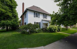 113 W Lincoln Street, Charlevoix, MI 49720