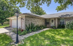 9210 SHADOW LAWN CIR, Converse, TX 78109