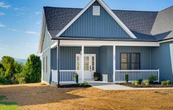 204 LOCUST GROVE LN, STUARTS DRAFT, VA 24477