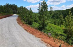 2070 Winding Tr, Vonore, TN 37885