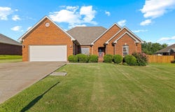 107 Wheaton Ct, Florence, AL 35633