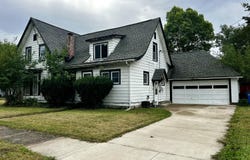 522 Walnut Street, Three Rivers, MI 49093
