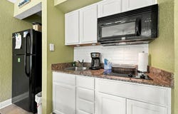 1420 BAYSHORE Boulevard, DUNEDIN, FL 34698