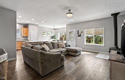550 Mountain Ridge Drive, Culver, OR 97734