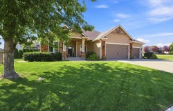 1100 Lee Mill Circle, Manhattan, KS 66503