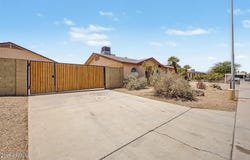 8659 W EARLL Drive W, Phoenix, AZ 85037