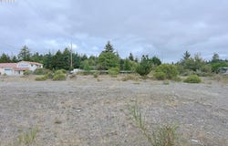 1022 NEWMARK Ave, CoosBay, OR 97420