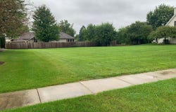 70 E Lynn Street, South Elgin, IL 60177