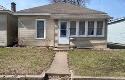 828 5th Ave S, La Crosse, WI 54601