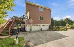 35 Striper Cir, Dartmouth, MA 02747