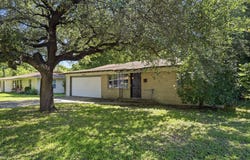 1029 Usher Street, Benbrook, TX 76126