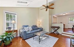 10 Milton Road, Barrington, RI 02806