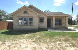 8207 1st, Somerset, TX 78069