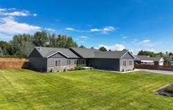 270 W Mountain View, Riverton, WY 82501