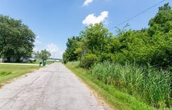Hollywood lot: 107, Romulus, MI 48174
