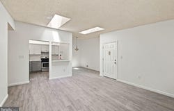 43 MULBERRY Court, HAMILTON, NJ 08619