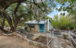 18307 E Lakeview Dr, Jonestown, TX 78645