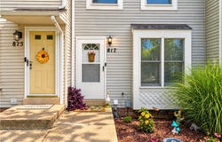 817 Elm Ct, Oakdale, PA 15071