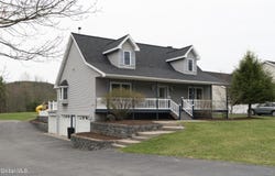 93 3rd Avenue, Hadley, NY 12835