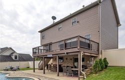 1050 Windy Oak Dr, Pittsburgh, PA 15239