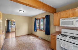 1420 E Mitchell Avenue, Waterloo, IA 50702