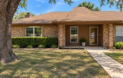 806 Blessing Creek Drive, Euless, TX 76039