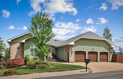 1219 E Loch Haven Dr, Hayden, ID 83835