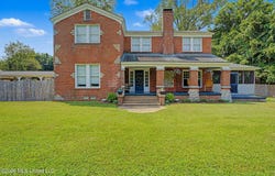 8911 W Commerce Street, Hernando, MS 38632