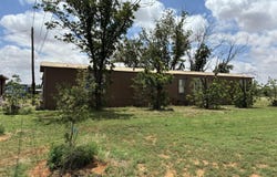 1116 E Bynum Lane, Brownfield, TX 79316