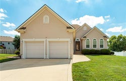707 NW Baytree Circle, Grain Valley, MO 64029
