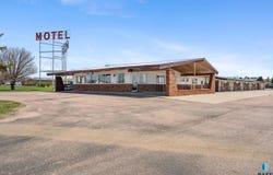 1409 Cedar St, Beresford, SD 57004