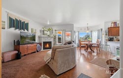 1061 E Hunter Dr, Meridian, ID 83646