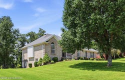 242 Kingswood Ct, Taylorsville, KY 40071