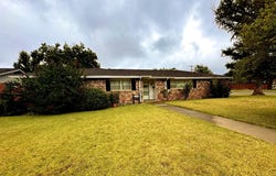 1209 Garland St, Plainview, TX 79072
