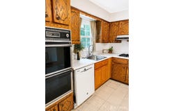 13 Traci Lane, Edison, NJ 08817