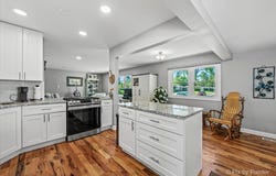 495 Glendale Lane, Hoffman Estates, IL 60169