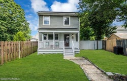 323 Monmouth Avenue, Leonardo, NJ 07737