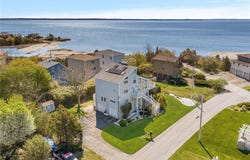84 Dundas Avenue, Warwick, RI 02888