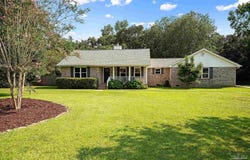 3449 Riverhill Dr, Pace, FL 32571
