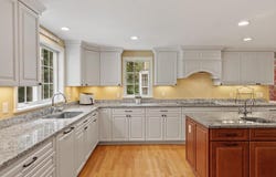 17 Townsend Road, Lynnfield, MA 01940