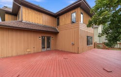 634 E Oak Grove St, Juneau, WI 53039