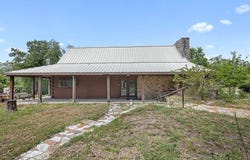 11201 Wildlife Circle, Carmine, TX 78932