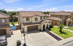 5101 Gleaming Gem Way, Bakersfield, CA 93313