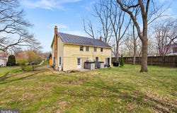 9 BURKE Circle, HAMILTON, VA 20158