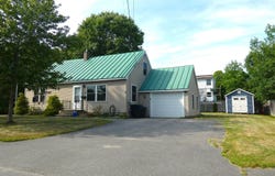 5 Mayflower Road, Augusta, ME 04330