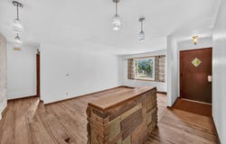 100 E Maxwelton Drive, Des Moines, IA 50315