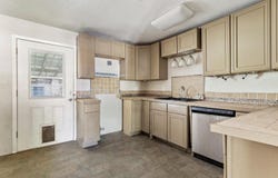 204 W Tarbutton Street, Troup, TX 75789